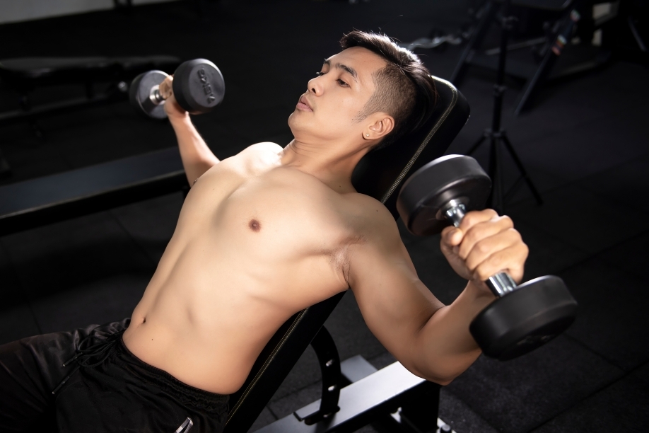 7 Trainer-Approved Workouts to Build Muscle Fast 2 Bench Press Variations