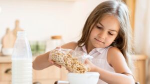 7 Traits of People Who Had to “Parent Their Parents”