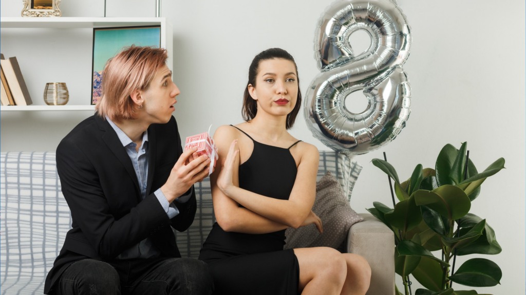 Talking to a Narcissist? Look for These 7 Signs