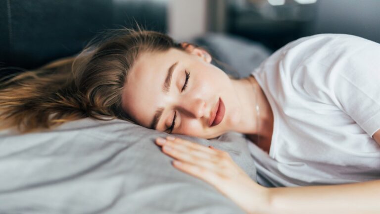 These 5 Simple Sleep Habits Could Help You Live Longer