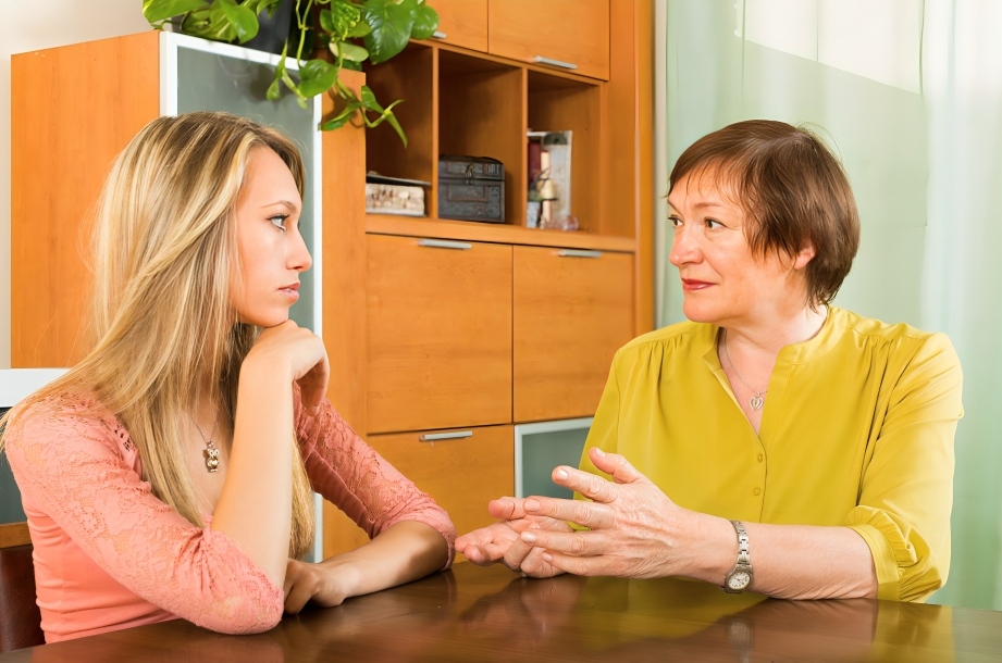 7 Everyday Boomer Behaviors Younger People Secretly Dislike 2 Interrupting with Unsolicited Advice