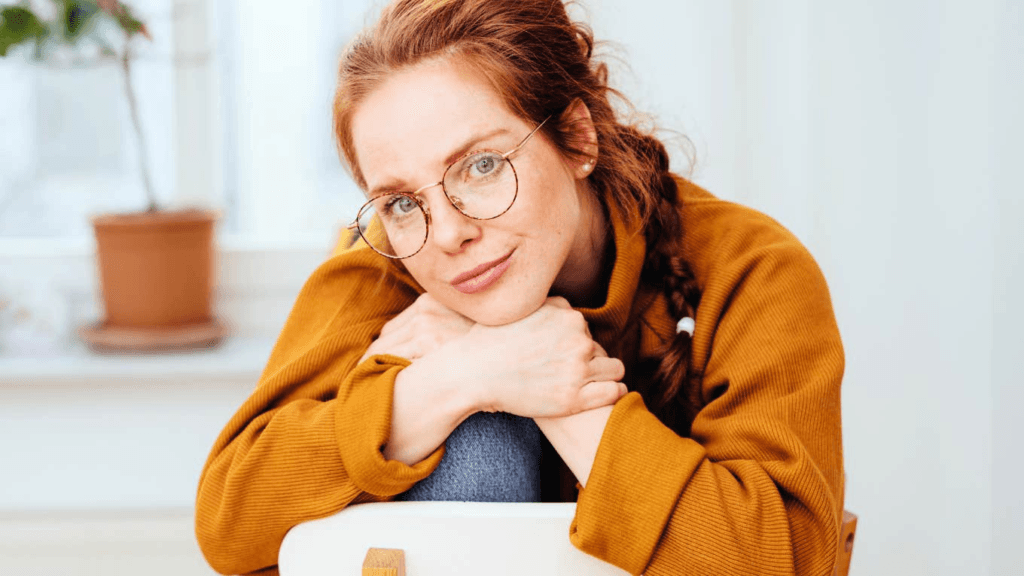 7 Personality Traits of People Who Always Read Movie Reviews First 2 For introverts, rewatching comfort shows can serve as a form of self-care.