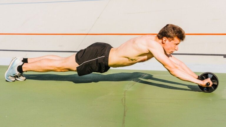 No Weights? No Problem. This 6-Move Bodyweight Workout Will Leave You Shredded"