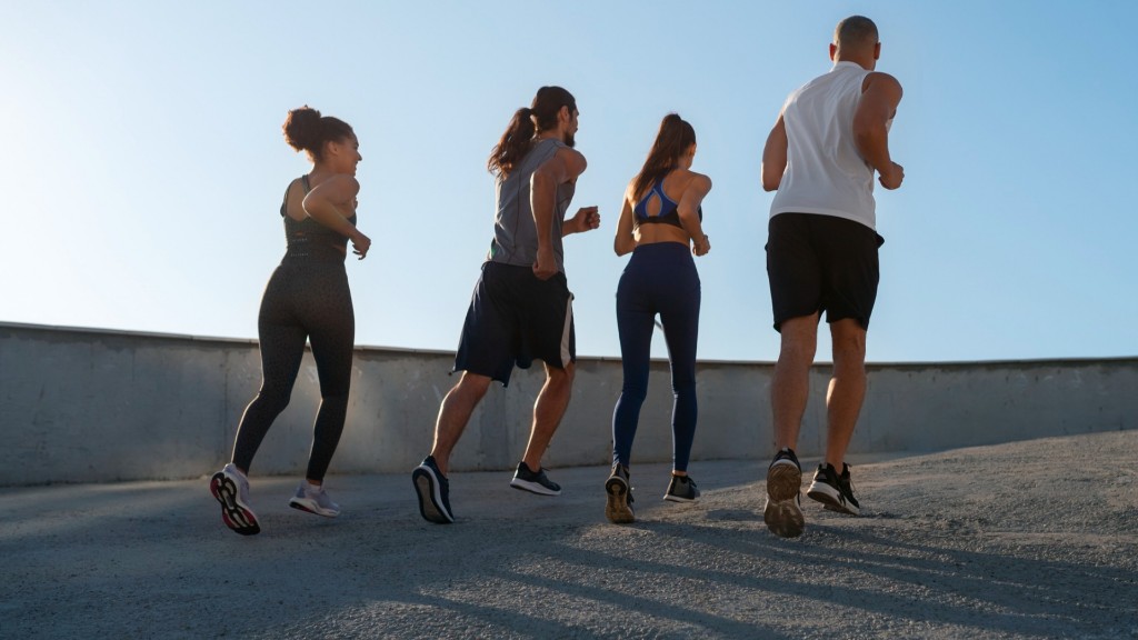 5 Beginner-Friendly Walking Workouts That Target Belly Fat 2 Power Walking Intervals