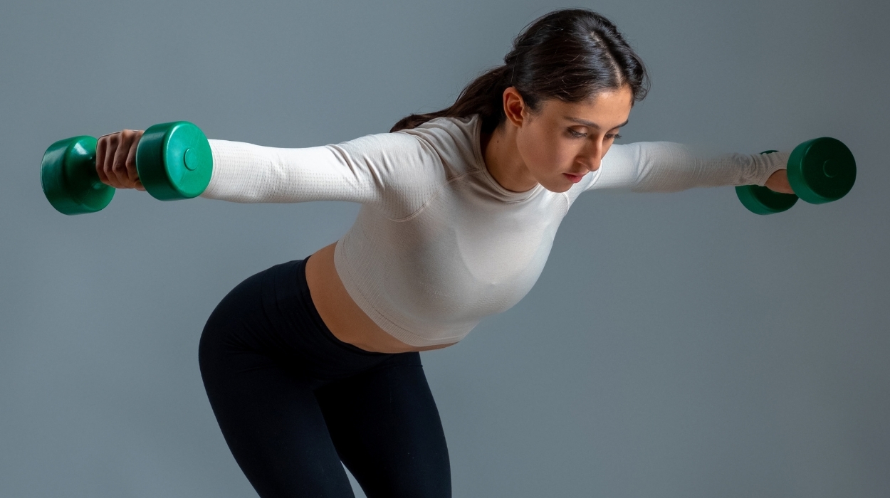 6 Shoulder Fat-Blasting Exercises for a Sleeveless Look 6 Rear Deltoid Flys