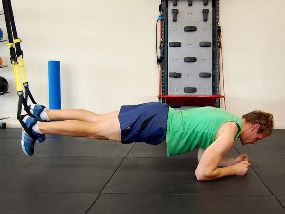 The 15-Minute Core Workout That Builds Real Strength 4 TRX Body Saws